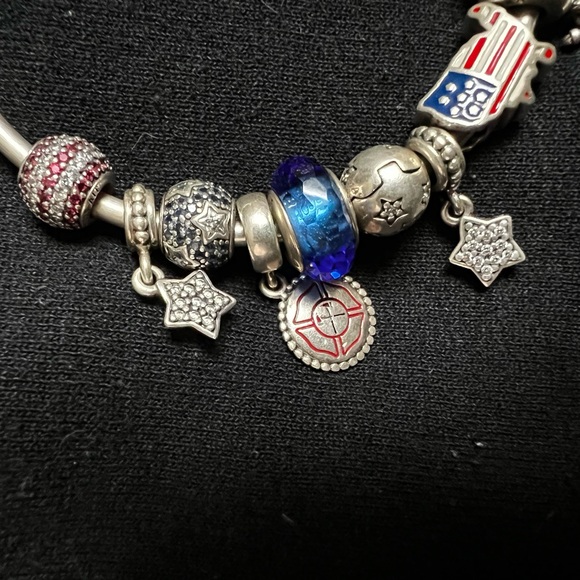 Authentic Pandora Bracelet with USA themed charms - Picture 2 of 4